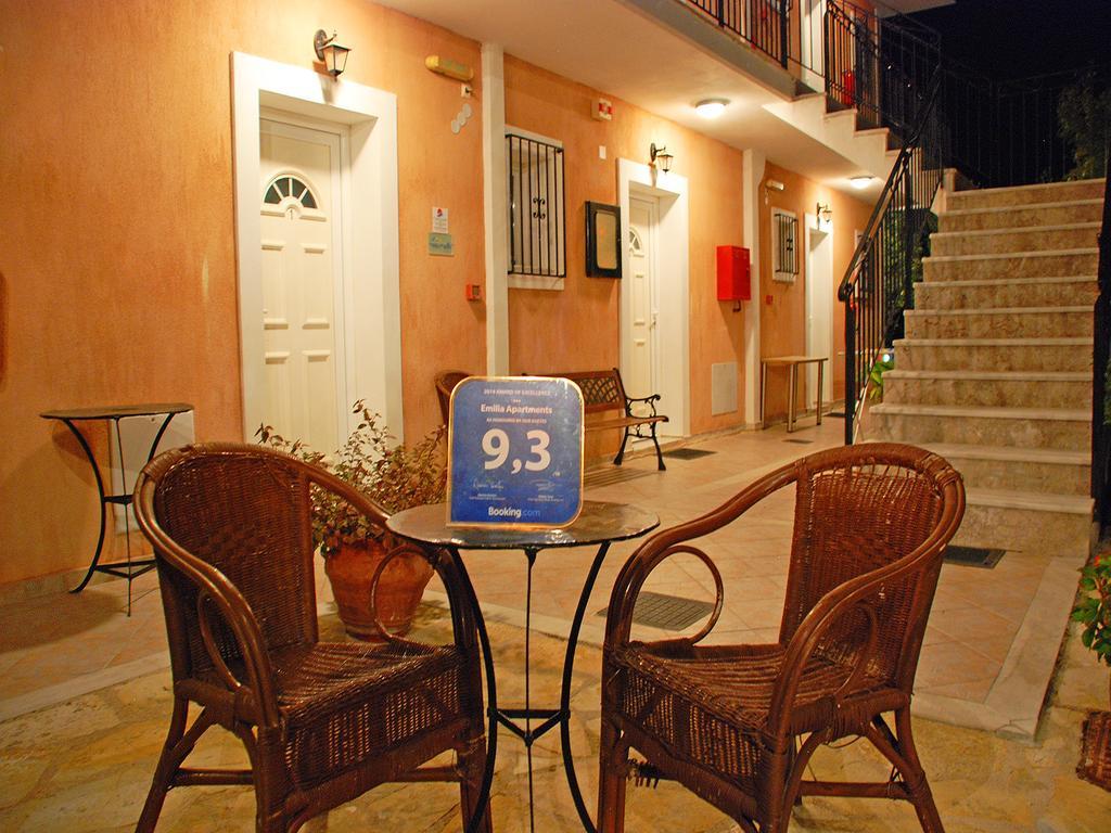 Emilia Apartments Trapezaki  Buitenkant foto