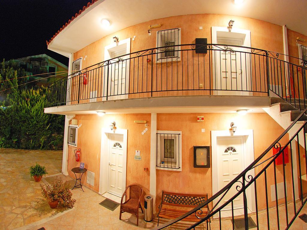 Emilia Apartments Trapezaki  Buitenkant foto