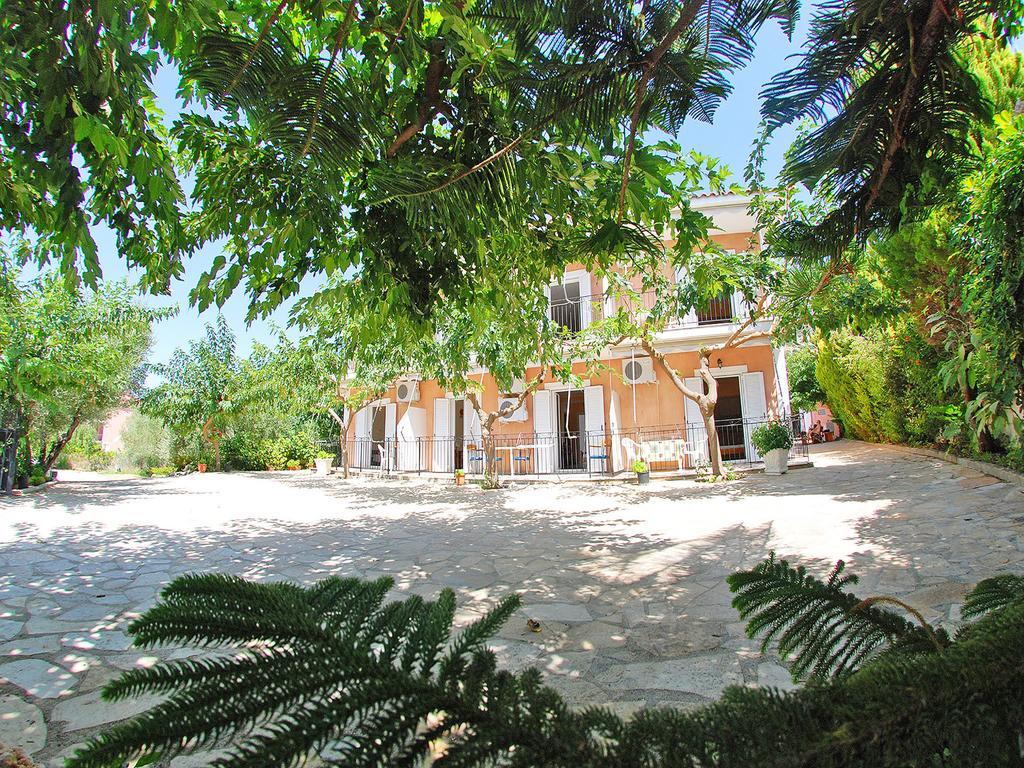 Emilia Apartments Trapezaki  Buitenkant foto