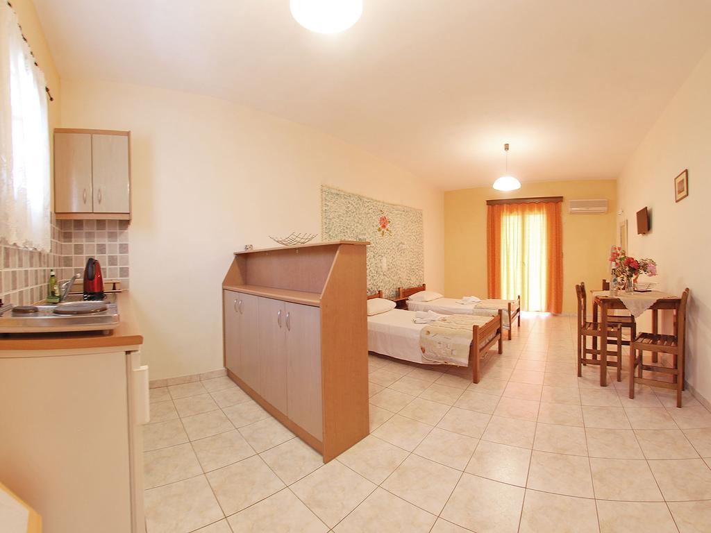Emilia Apartments Trapezaki  Kamer foto