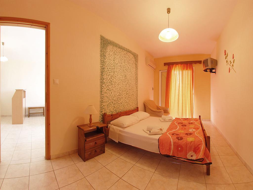 Emilia Apartments Trapezaki  Kamer foto