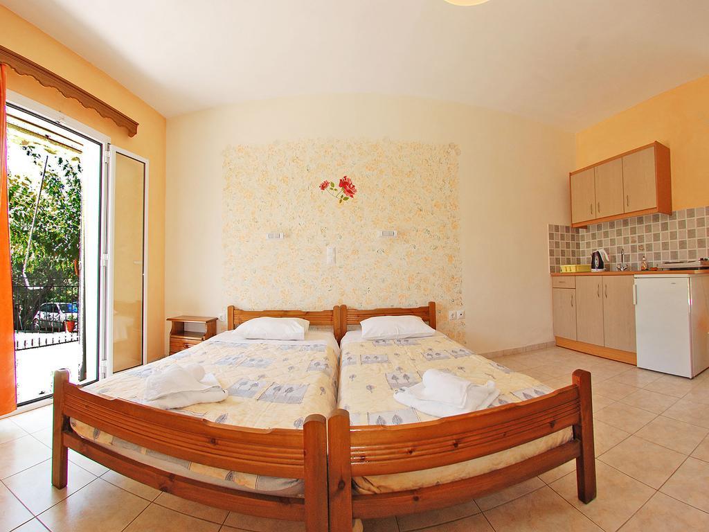 Emilia Apartments Trapezaki  Kamer foto
