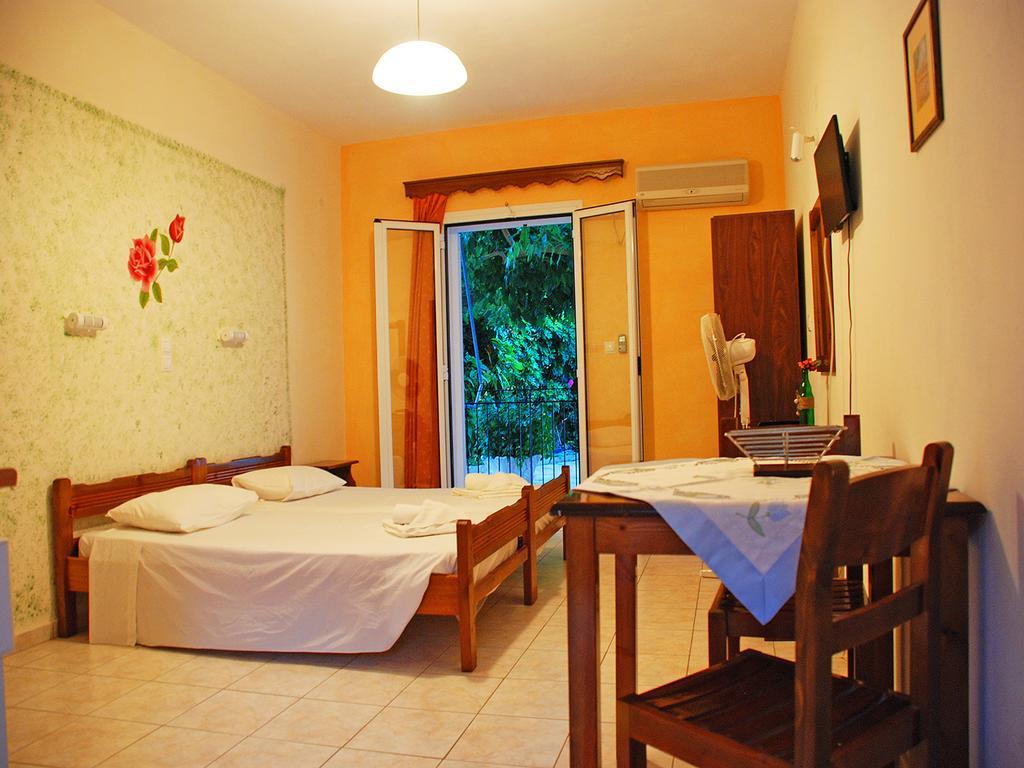 Emilia Apartments Trapezaki  Kamer foto