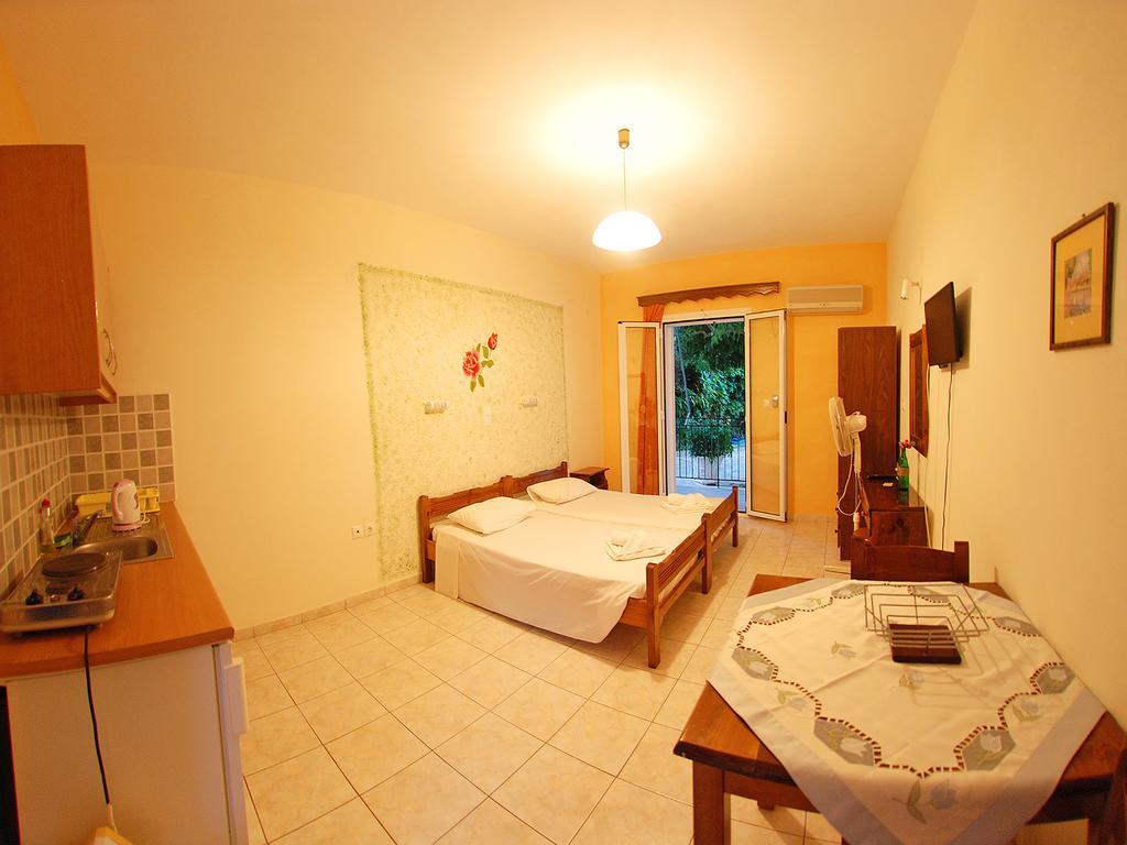 Emilia Apartments Trapezaki  Kamer foto