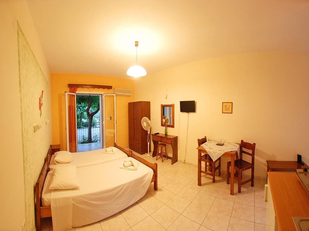 Emilia Apartments Trapezaki  Kamer foto