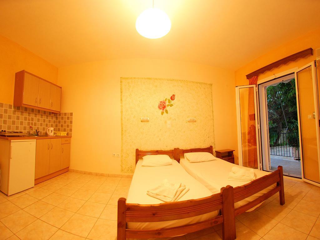 Emilia Apartments Trapezaki  Kamer foto